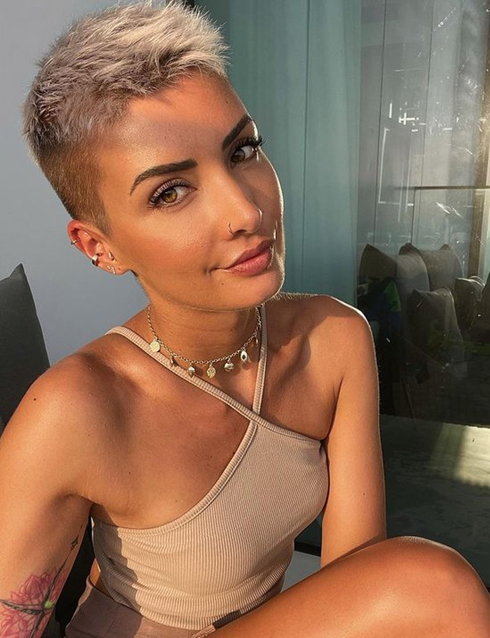 corte de cabelo curto e ousado