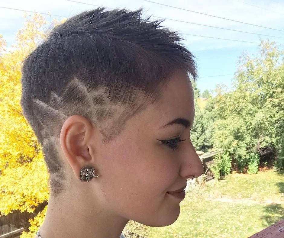 estilos de cabelo curto quase sem volume