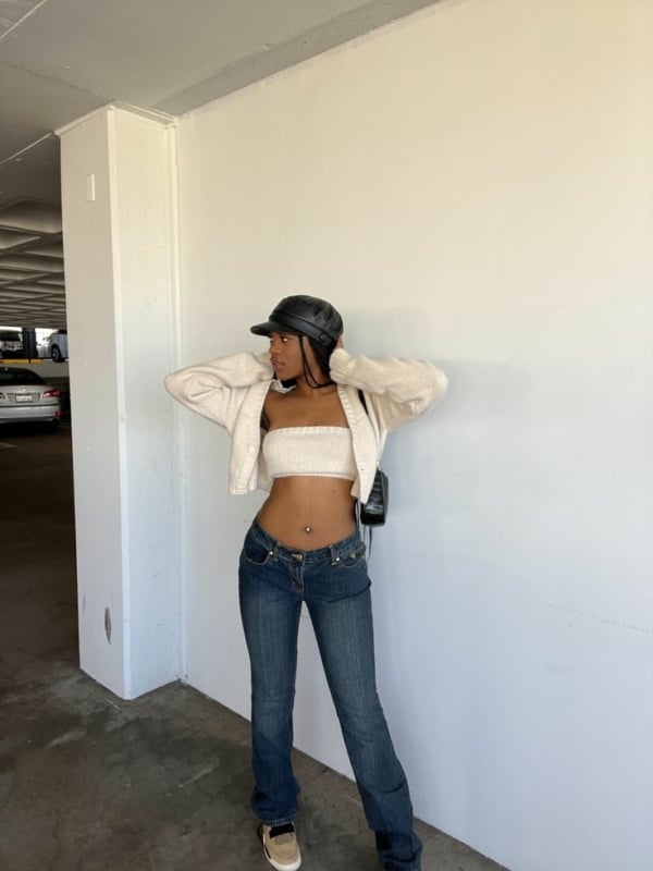 Cores Vibrantes e Finalização Y2K: Transforme Seu Cabelo Curto com a Estética dos Anos 2000