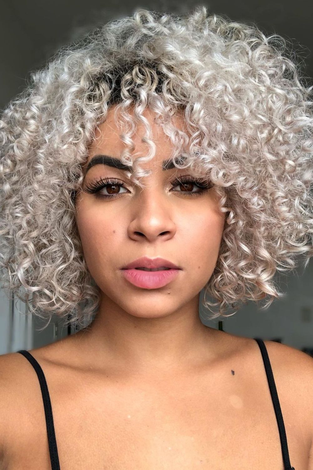 Cabelo Curto Platinado