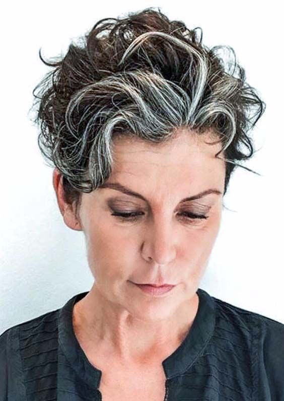 Cabelo Curto Platinado