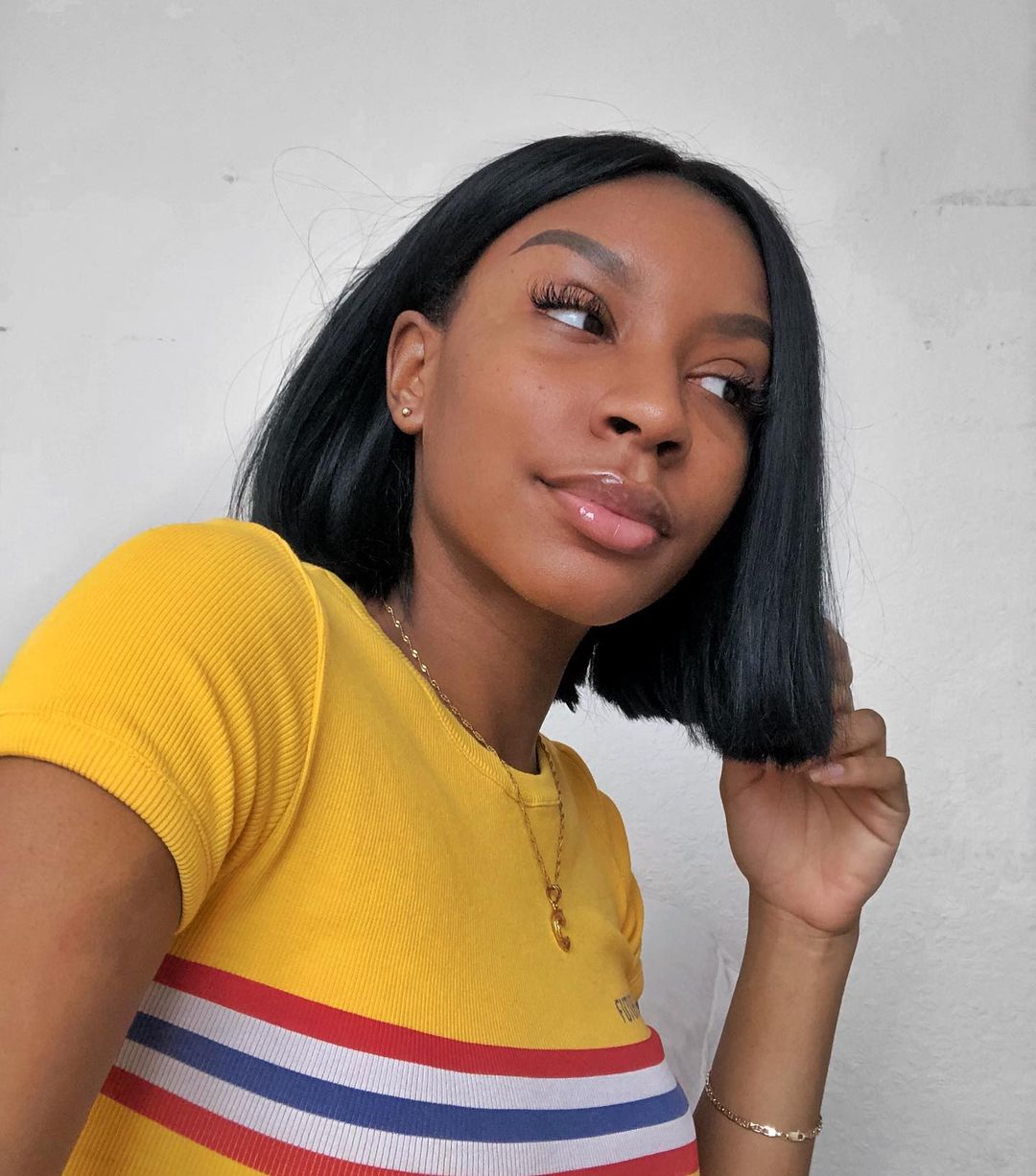 Blunt Cut Bob: O Guia Completo para Adotar o Corte do Momento