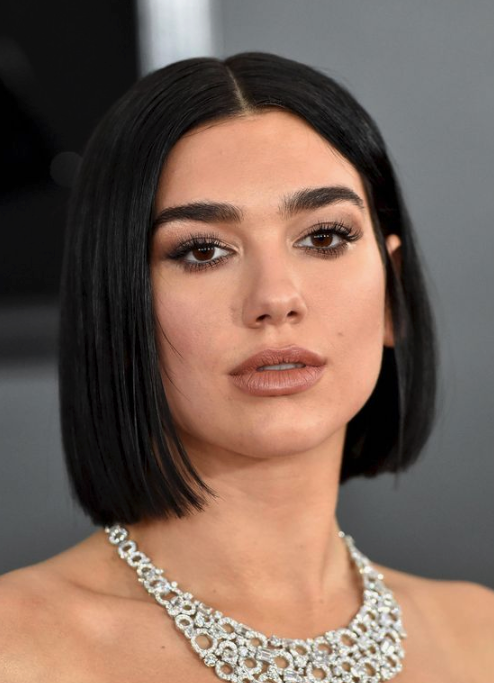 Blunt Cut Bob: O Guia Completo para Adotar o Corte do Momento