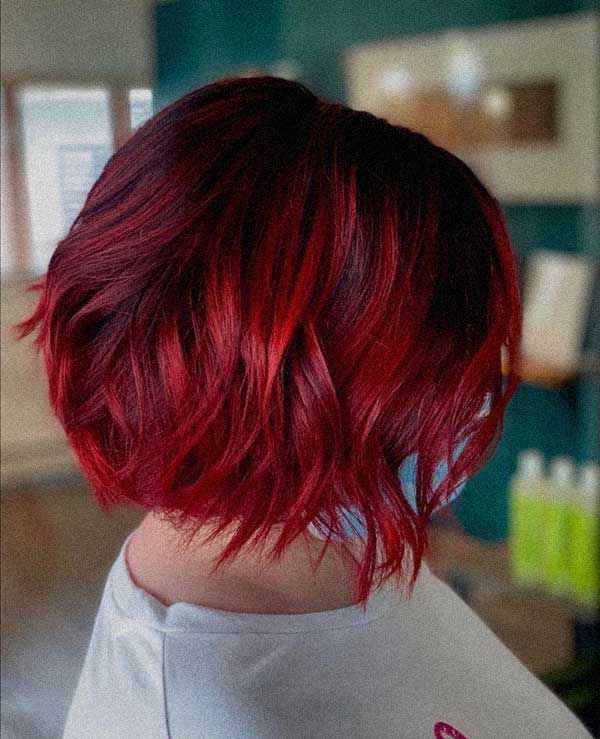 cabelo curto vermelho