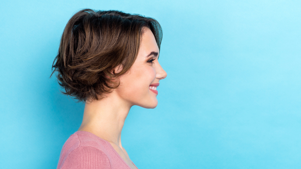 Nuca Batida: O Charme dos Cortes Pixie e Chanel; Desvendando a Textura do Cabelo da Nuca: Mitos e Verdades; Undercut e Underlayer: Estilos Modernos para a Nuca; Baby Hair na Nuca: Como Lidar e Valorizar; Queda e Embaraço na Nuca: Soluções e Cuidados Essenciais