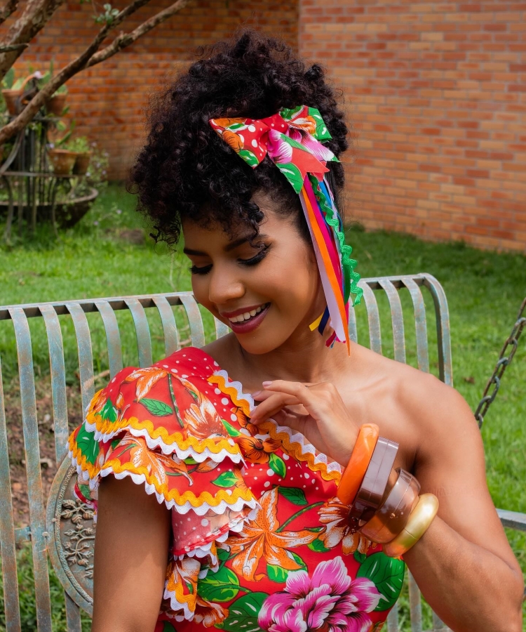 trança com fita vs coque bolha para festa junina