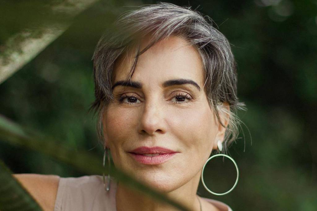 Cortes de cabelo da Glória Pires: do chanel curto ao shaggy moderno