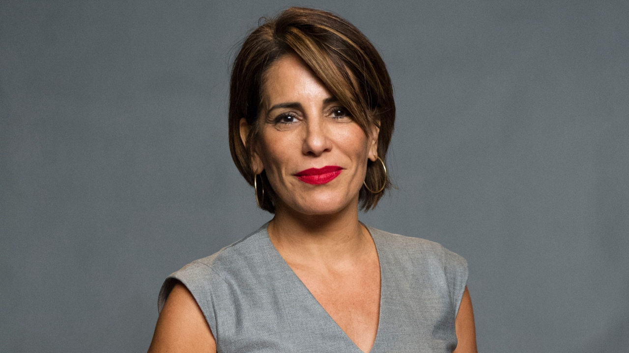 Descubra os produtos que Glória Pires usa para cuidar dos fios grisalhos