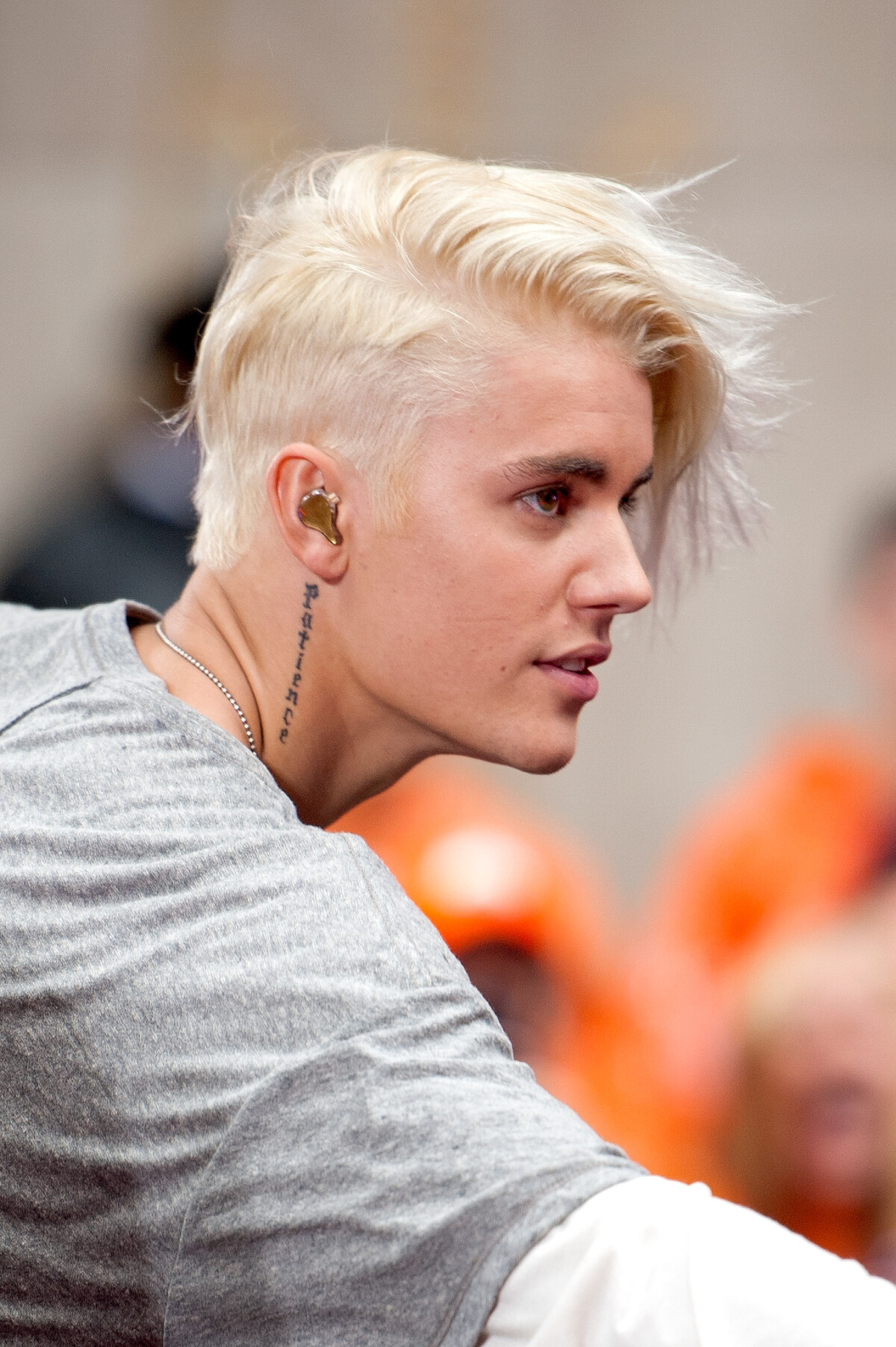 Como Fazer o Corte 'The Bieber' de 2009: Guia Passo a Passo