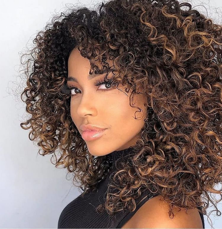 Cortes de Cabelo Cacheado 2024: Tendências e Dicas de Estilo