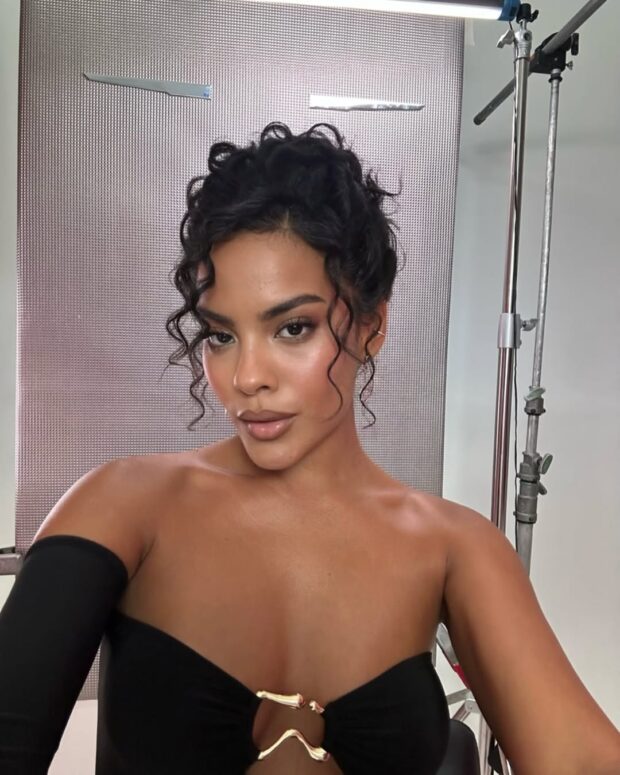 Cortes Masculinos Cacheados: Tendências com Fade para 2026