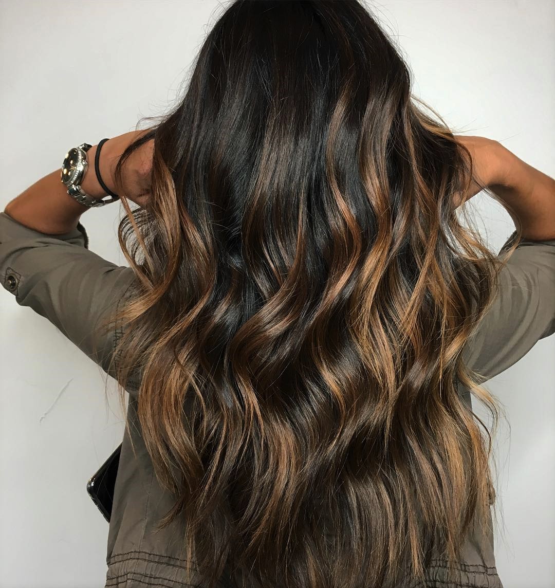 5 ideias de títulos:
1. Luzes em Cabelo Escuro: Guia Completo de Tons e Técnicas
2. Morena Iluminada: Como Conseguir o Visual Perfeito em Cabelos Escuros
3. Mechas para Cabelo Preto: Tendências e Cuidados Essenciais
4. O Guia Definitivo de Luzes para Cabelo Castanho
5. Transforme Seu Cabelo Escuro com Luzes: Dicas e Inspirações