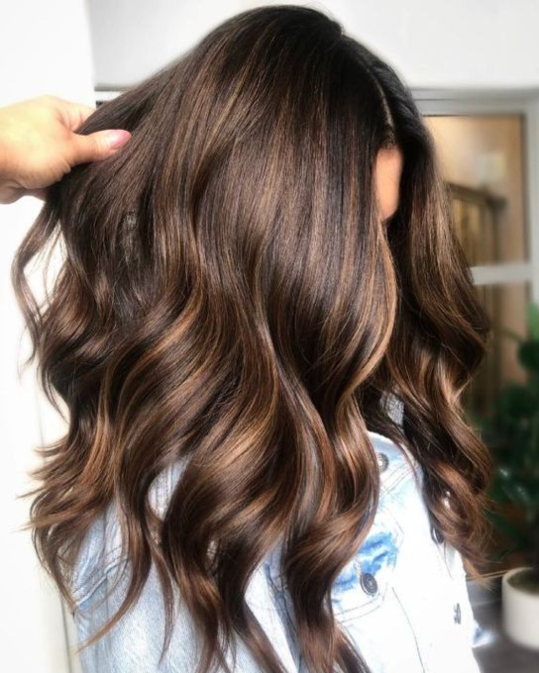 cabelo escuro com luzes