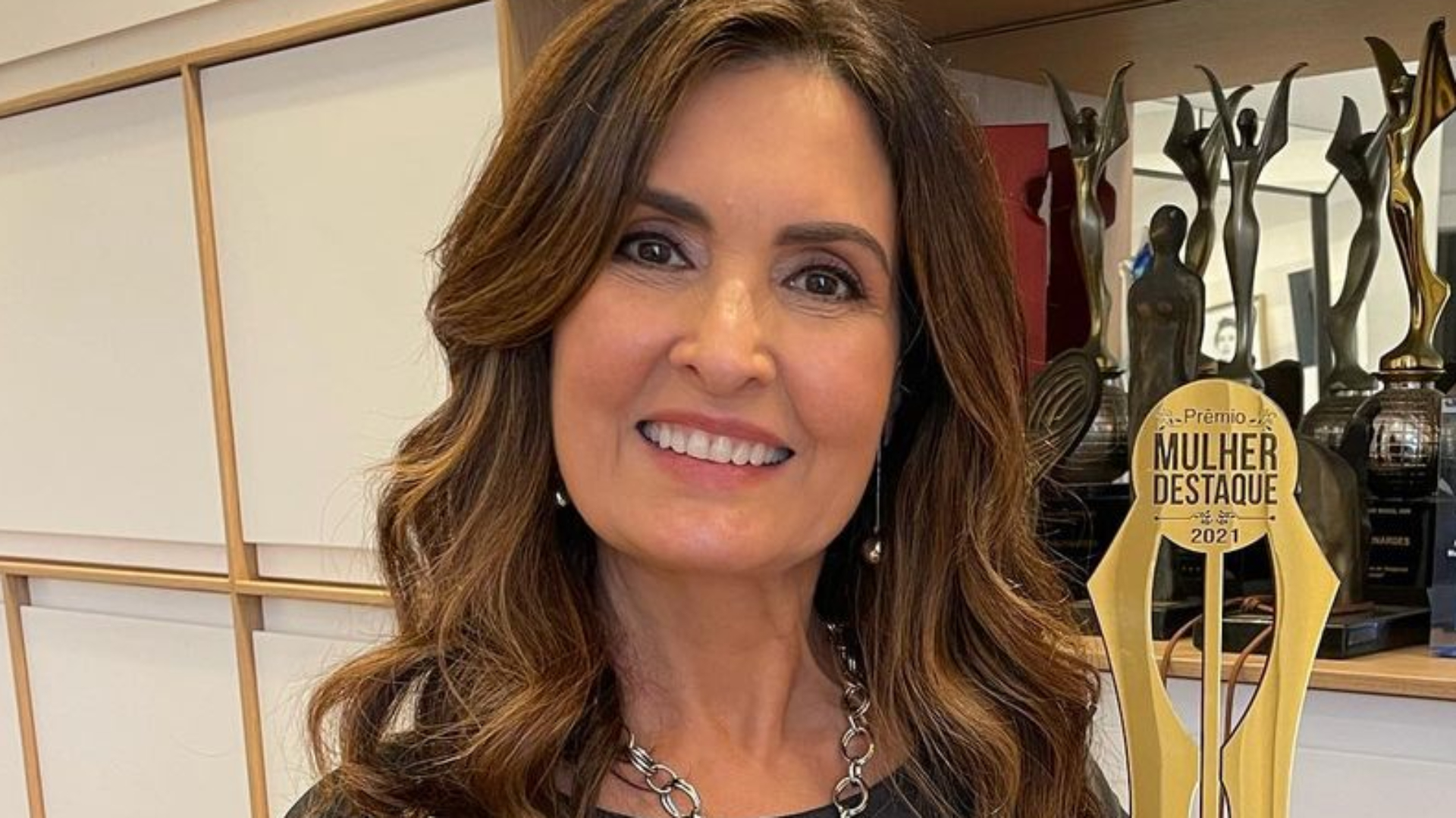 A Evolução dos Cabelos de Fátima Bernardes: Do JN aos Dias Atuais