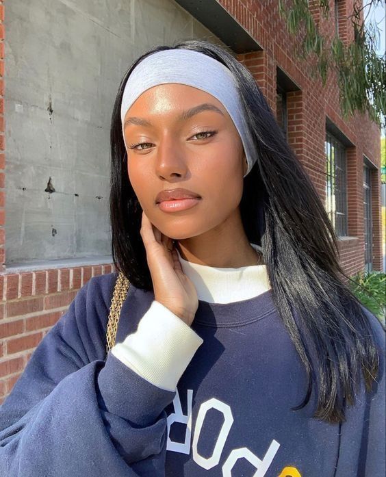 Cortes Repicados e Franjas Laterais: A Volta do Estilo Anos 2000