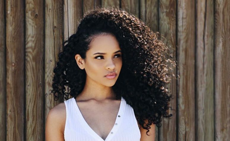 Top 5 Cortes Modernos para Cabelo Cacheado 3C Curto que Você Precisa Conhecer