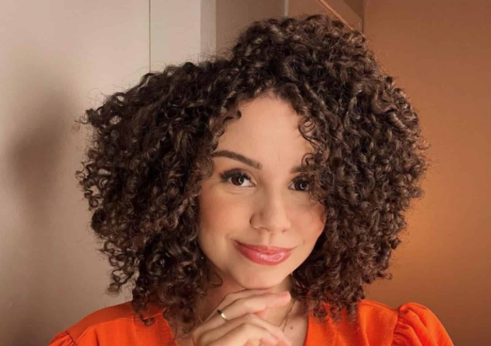 Top 5 Cortes Modernos para Cabelo Cacheado 3C Curto que Você Precisa Conhecer