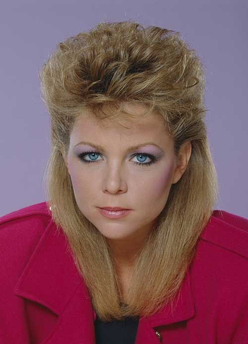 Scrunchies e Mais: Os Acessórios de Cabelo Anos 80 que Estão de Volta