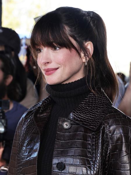 French Bob com Franja: Elegância e Modernidade em um Só Corte