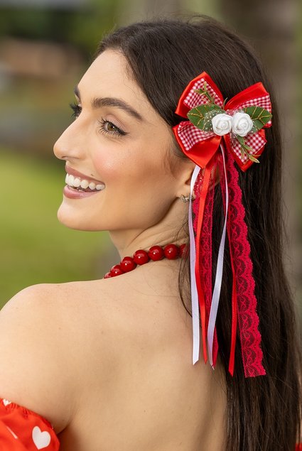 Os Melhores Acessórios para Complementar seu Penteado Junino