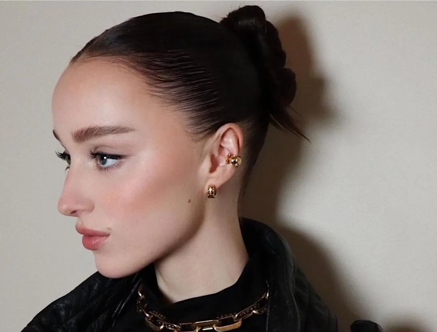 Desvendando a Psicologia do Cabelo Penteado para Trás: O Que Seu Penteado Diz Sobre Você