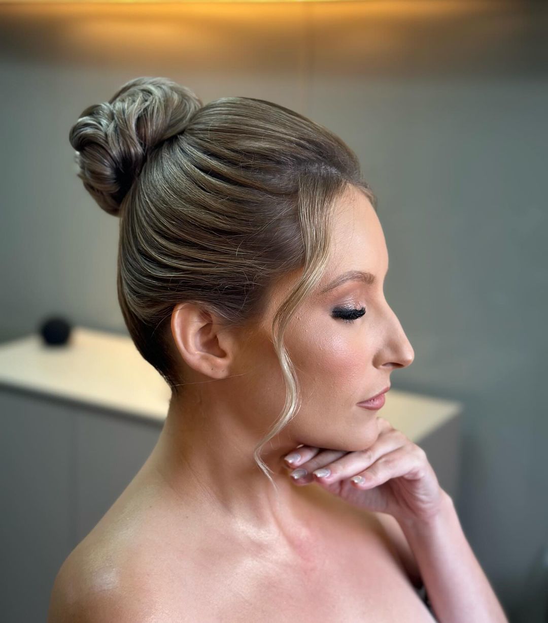 cabelo feminino penteado para tras