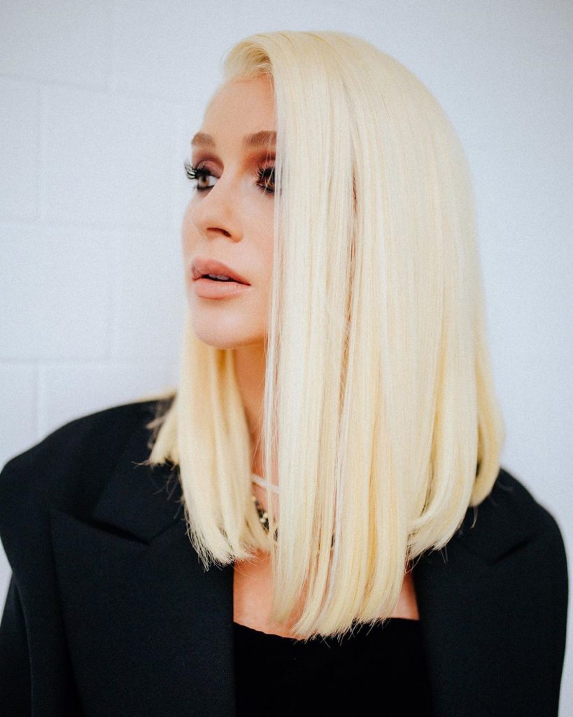 cabelo feminino platinado