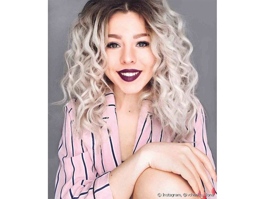 cabelo feminino platinado