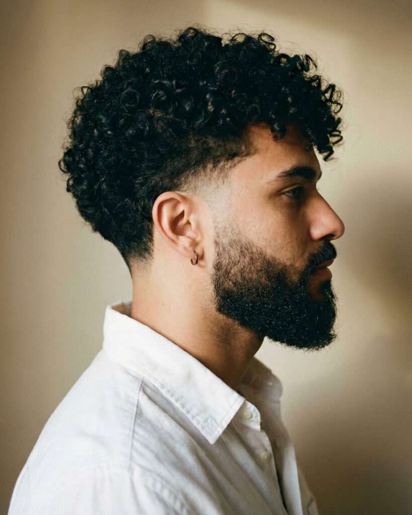 cabelo hipster masculino cacheado