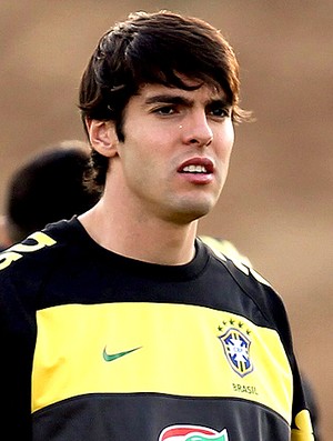 A Evolução do Estilo de Cabelo de Kaká: Do Milan ao Pós-Carreira