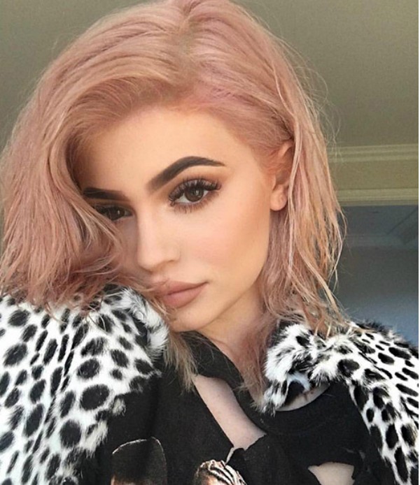 A Evolução do Cabelo de Kylie Jenner: Da Era King Kylie ao Quiet Luxury