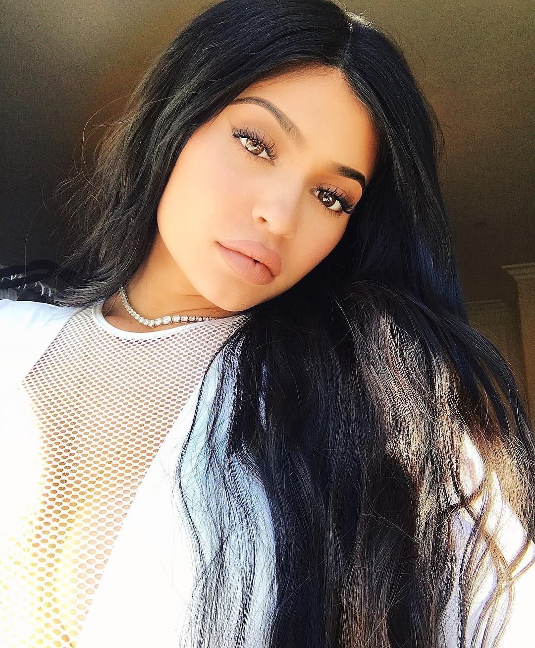 Guia Completo: Como Replicar as Ondas Perfeitas de Kylie Jenner