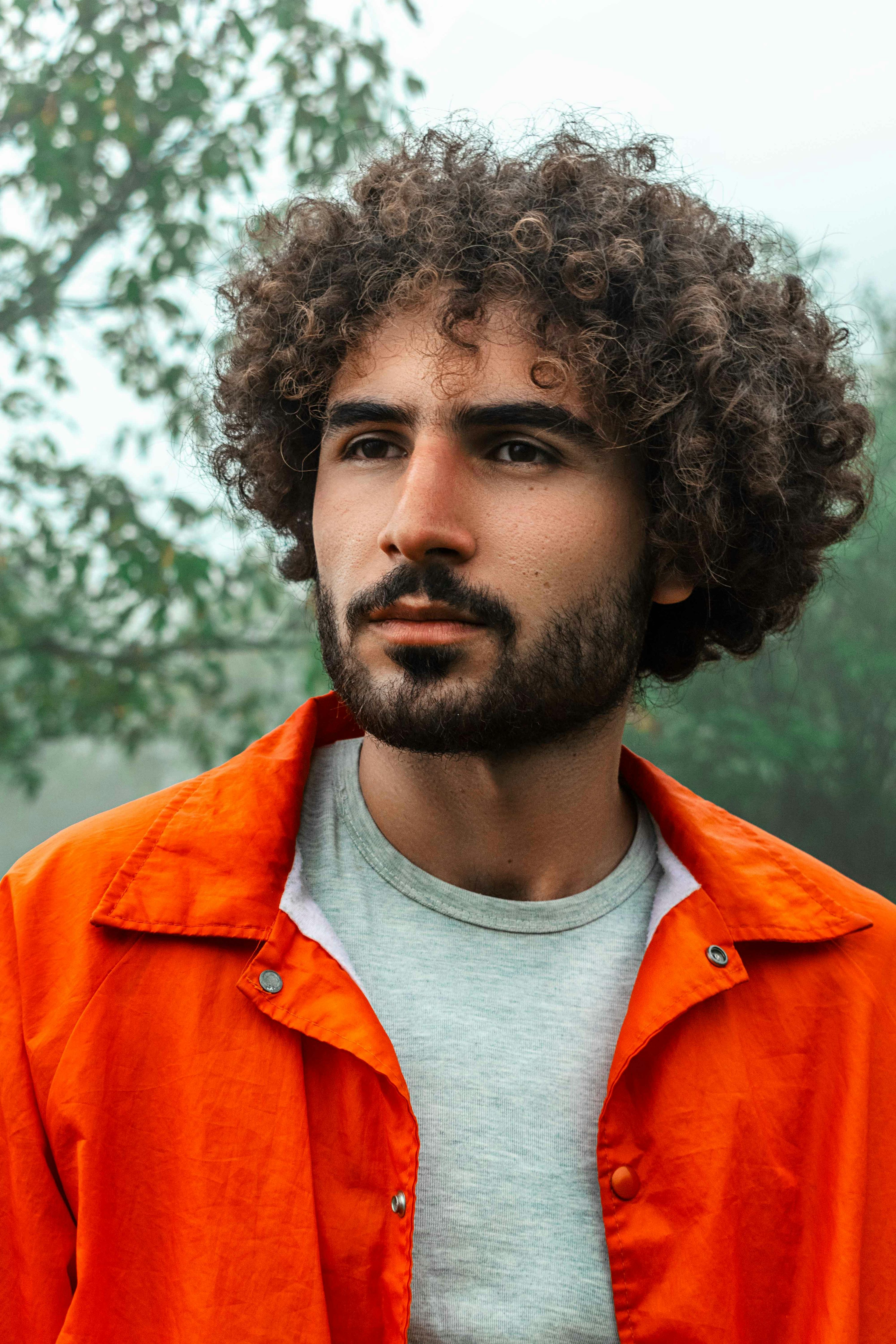 Guia Completo: Como Chegar no Cabelo Laranja Neon Perfeito para Homens