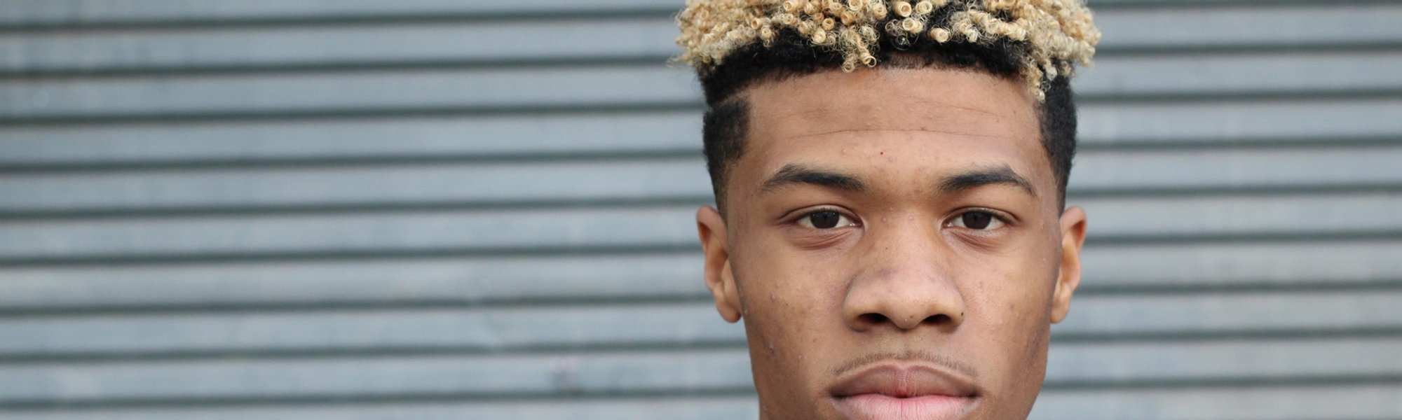 Guia Completo de Produtos para Cabelo Masculino Ondulado: Raiz Lisa e Pontas Definidas