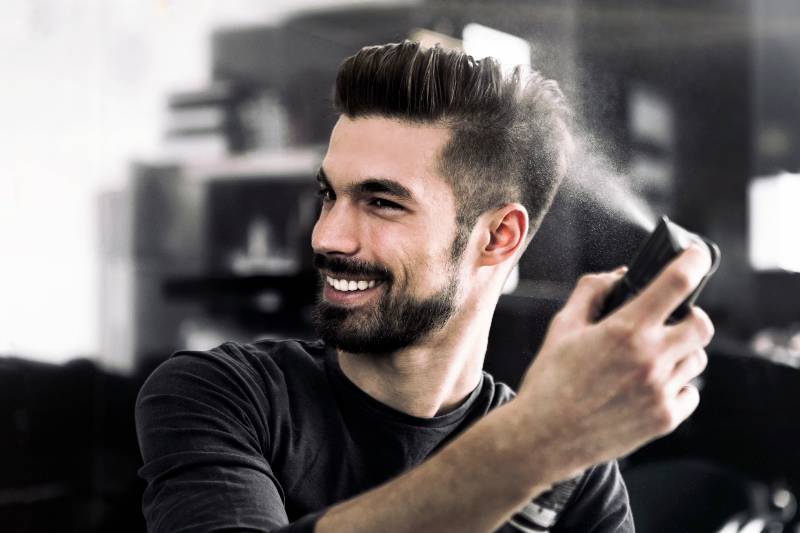 Rotina Essencial para Cabelo Masculino com Duas Texturas: Dicas de Estilização e Hidratação