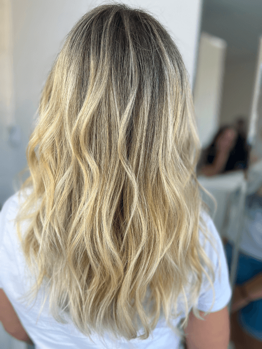 Descoloração em Casa: Dicas para Alcançar o Loiro Claro Perfeito