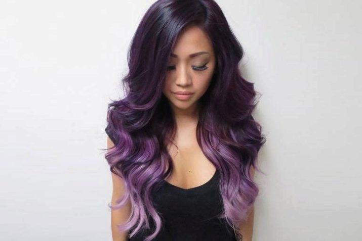 5 ideias de títulos: 1. Cabelo Loiro com Pontas Roxas: O Guia Completo para a Tendência do Momento. 2. Desvende o Poder do Loiro com Pontas Roxas: Estilos e Cuidados Essenciais. 3. Transforme Seu Visual: Como Conseguir o Loiro Perfeito com Pontas Roxas. 4. Loiro e Roxo: A Combinação Ousada que Vai Dominar as Tendências. 5. Dicas de Manutenção para Manter Seu Loiro com Pontas Roxas Sempre Vibrante.