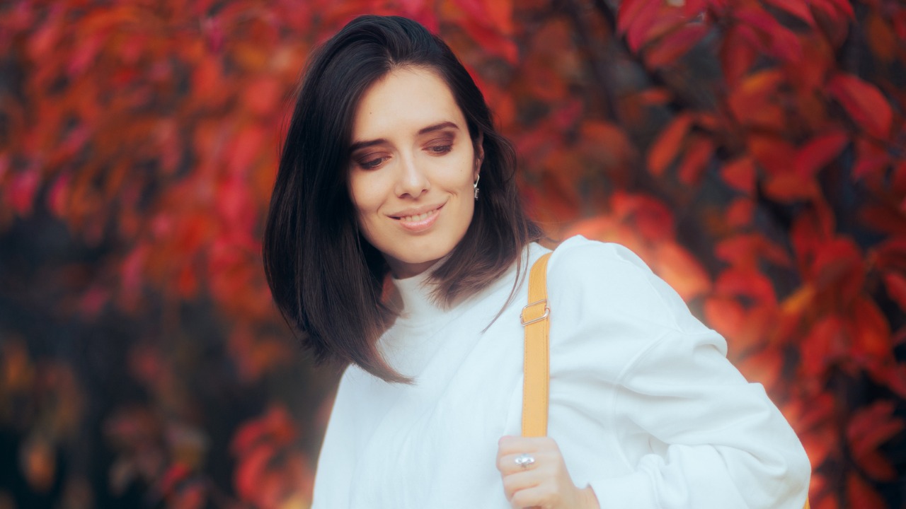 Inspirações de Cores para Realçar Seu Long Bob Reto: Do Loiro ao Ruivo