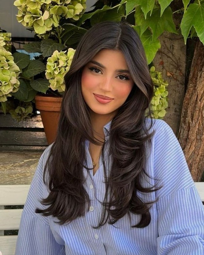 Os Melhores Cortes para Cabelo Longo que Rejuvenescem