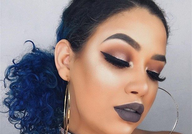 cabelo longo com californiana azul