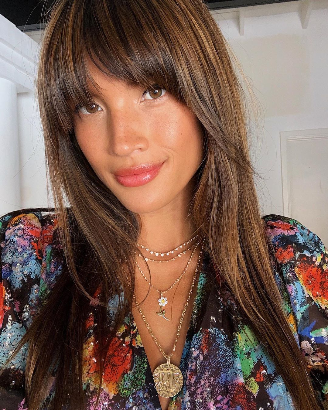 Cortes de Cabelo Longo com Franja: Tendências e Estilos para Rejuvenescer