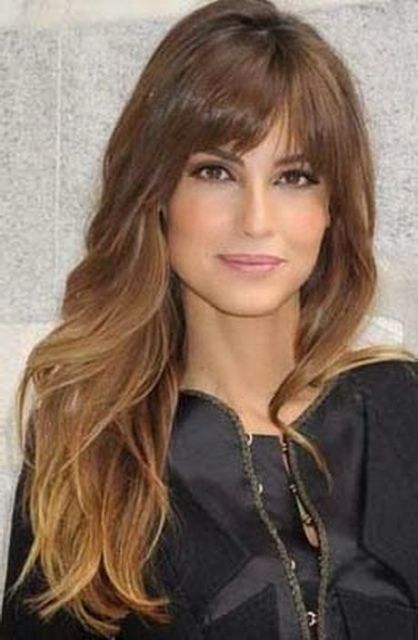 Guia Completo: Como Estilizar sua Franja Cortina para um Look Tumblr; Baby Bangs: Ousadia e Estilo no Cabelo Longo com Franja; Penteados Tumblr Fáceis para Cabelos Longos com Franja; Corte Butterfly e Franja: O Segredo para Volume e Movimento Perfeitos; Simulador de Franja: Descubra o Melhor Estilo para o Seu Rosto