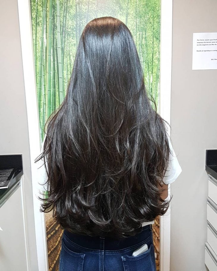 cabelo longo repicado atras
