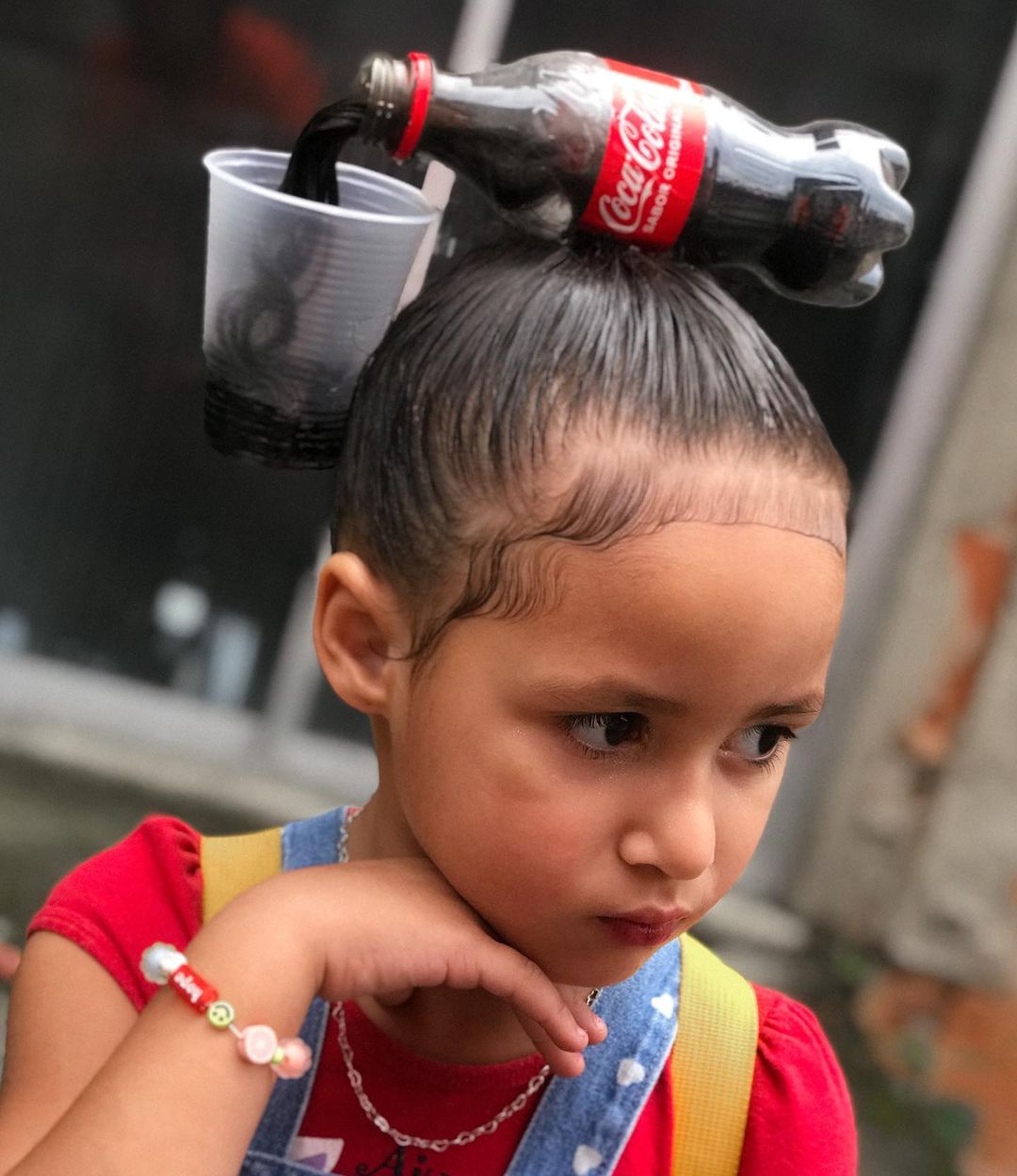 Penteados de Cabelo Maluco com Temas de Natureza e Objetos Criativos