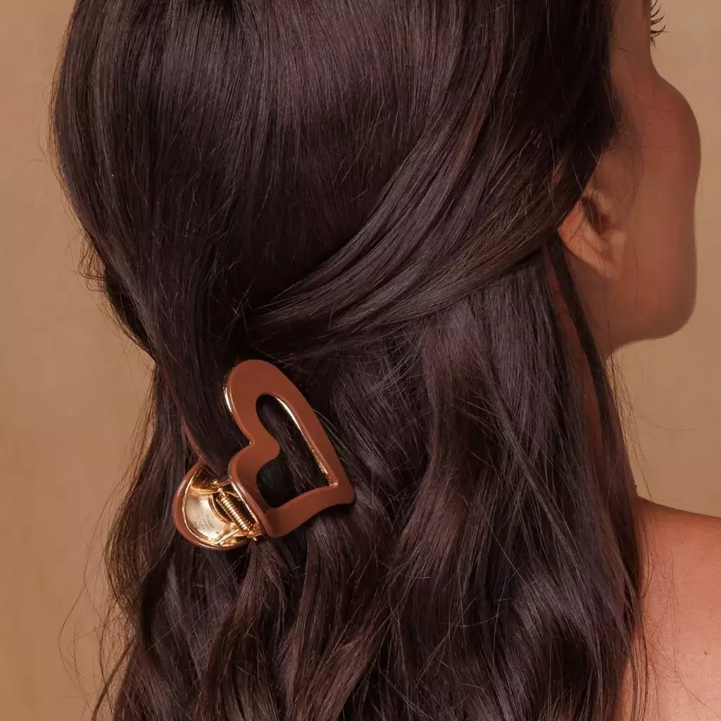 Marrom dourado: a cor que rejuvenesce e ilumina o rosto