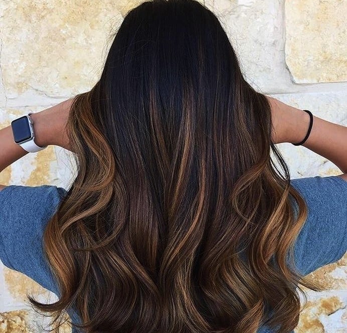 5 ideias de títulos:
1. Cabelo Médio Preto: O Guia Completo de Cortes e Estilos
2. Transforme Seu Visual: Inspirações de Cabelo Médio Preto para Todos os Rostos
3. Long Bob Preto: O Corte Atemporal que Nunca Sai de Moda
4. Camadas e Volume: Como Usar o Cabelo Médio Preto a Seu Favor
5. Preto Iluminado: Dicas para Dar um Toque Moderno ao Seu Cabelo Médio