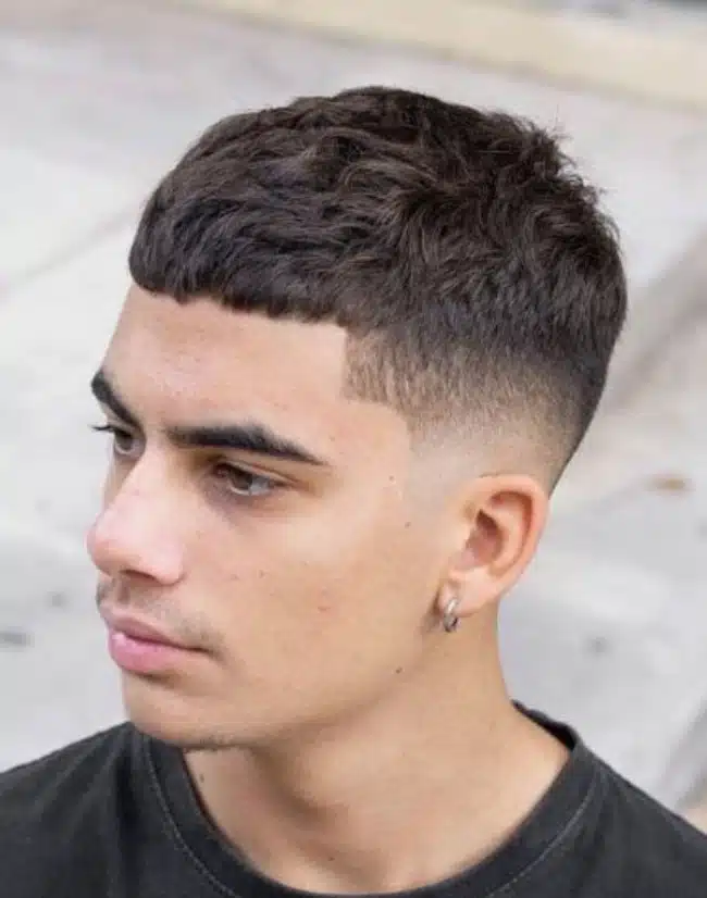 Como Manter seu Moicano Impecável: Dicas de Finalização e Frequência de Corte