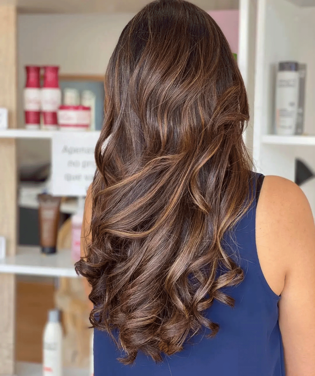 Morena Iluminada Caramelo: Inspirações para Cabelos Curtos e Longos