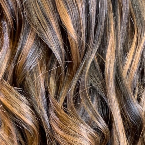 Diferença entre Morena Iluminada Mel e Caramelo