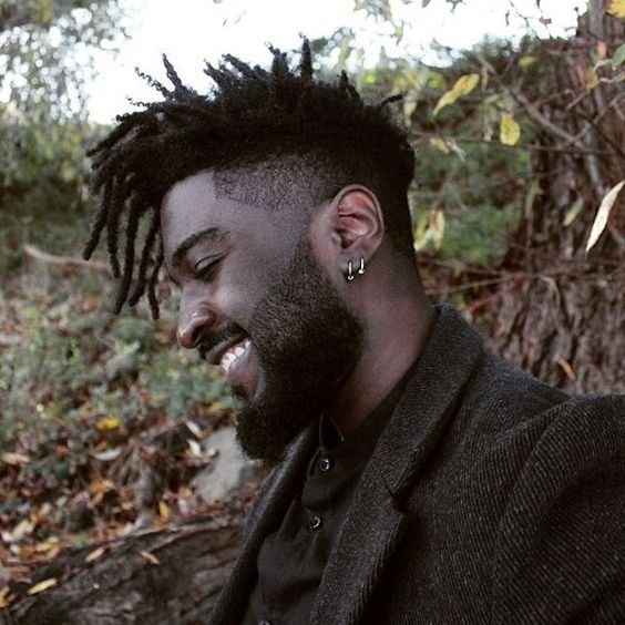 Top 5 Cortes de Cabelo Masculinos que Combinam com Nudred